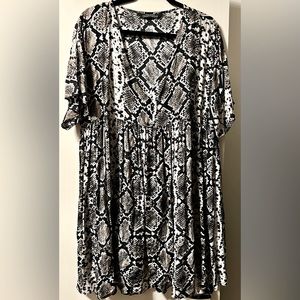 NWOT Snake Print Midi Dress